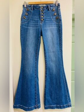 Rockin C Flared High-Rise Women's Jeans in Medium Blue with Button-Front Detail